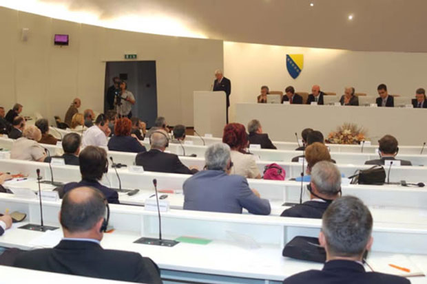 ДОГОВОРИ СДС И СНСД: Подмећу мине у српски фронт